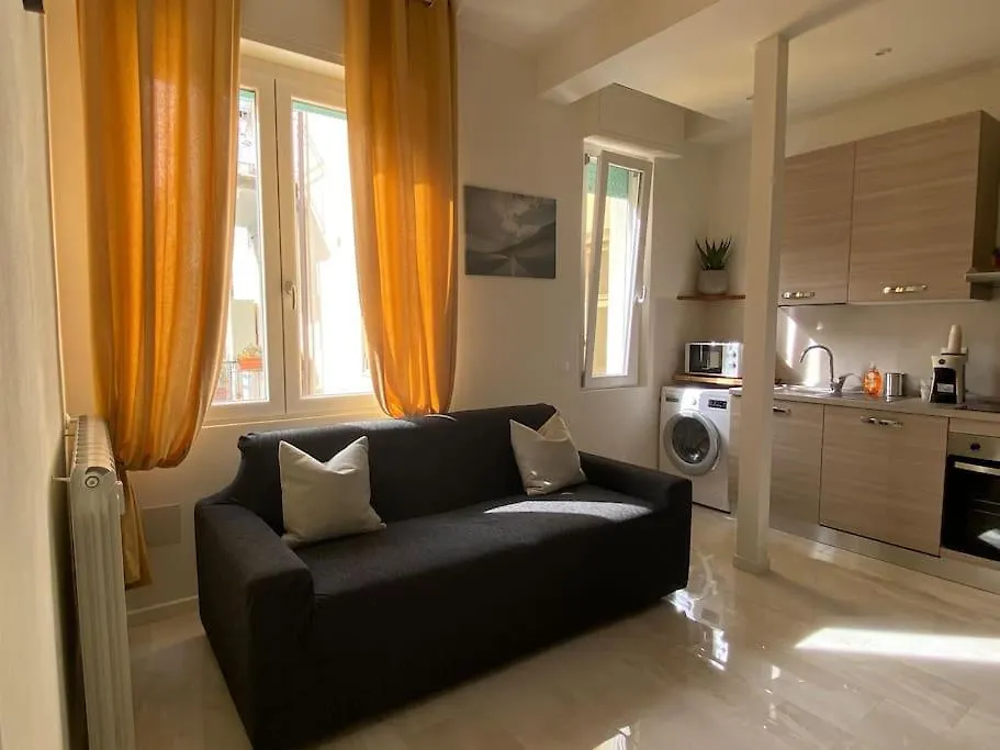 Nencionihouse- Modern Comfort Close To City Center Florence Apartment
